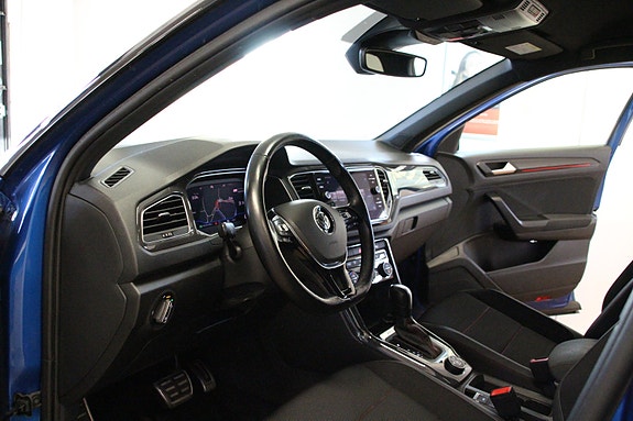 Volkswagen T-Roc 12 of 30