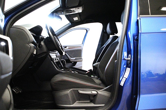 Volkswagen T-Roc 10 of 30