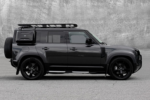 Land Rover Defender 110 15 of 30