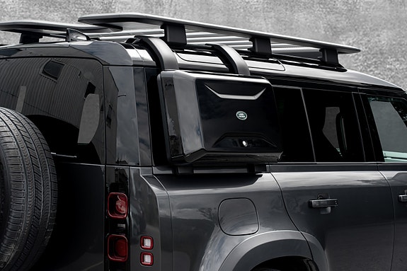 Land Rover Defender 110 4 of 30