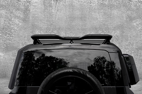 Land Rover Defender 110 13 of 30