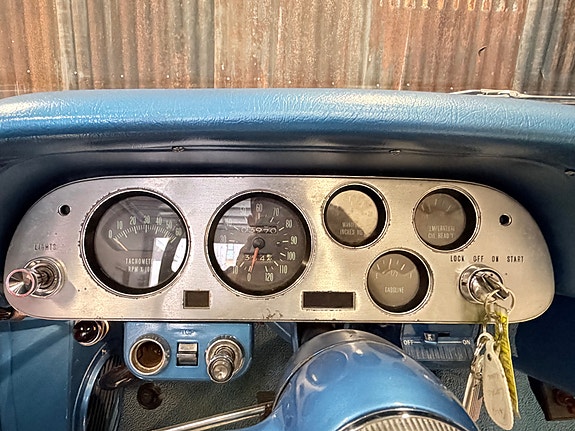 Chevrolet Corvair 22 of 30