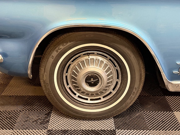 Chevrolet Corvair 12 of 30