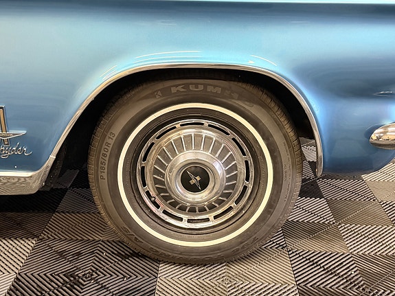 Chevrolet Corvair 6 of 30