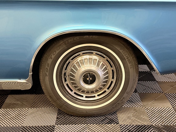 Chevrolet Corvair 13 of 30