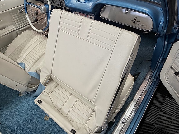 Chevrolet Corvair 28 of 30