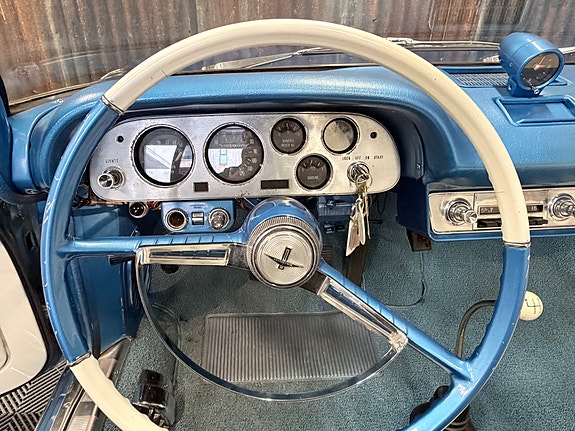 Chevrolet Corvair 21 of 30