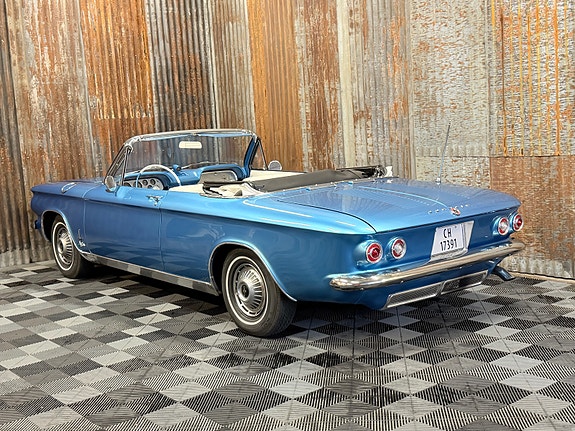 Chevrolet Corvair 8 of 30