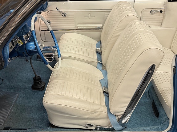 Chevrolet Corvair 17 of 30