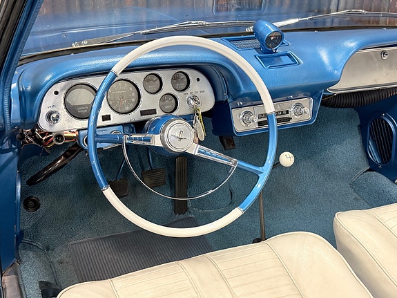Chevrolet Corvair 19 of 30
