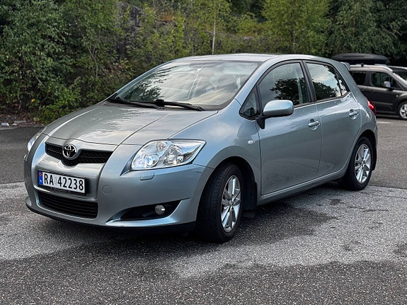 Toyota Auris 6 of 10