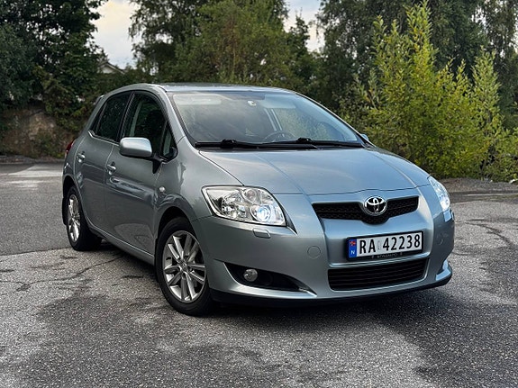 Toyota Auris 2 of 10