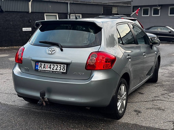 Toyota Auris 4 of 10