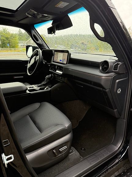 Toyota Land Cruiser 23 of 23