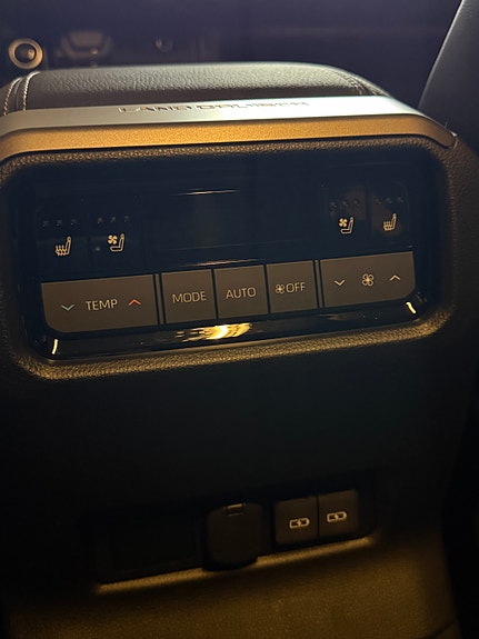 Toyota Land Cruiser 21 of 23