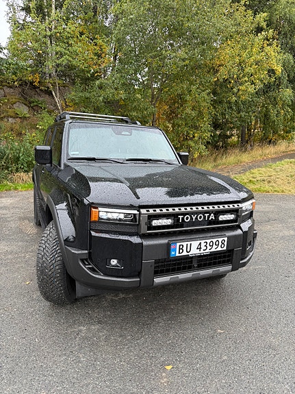 Toyota Land Cruiser 2 of 23