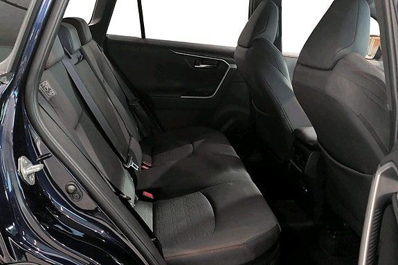Toyota RAV4 Plug-in Hybrid 18 of 24