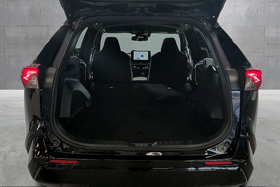 Toyota RAV4 Plug-in Hybrid 24 of 24