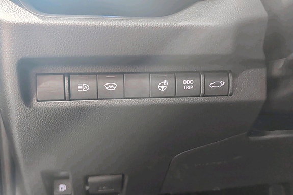 Toyota RAV4 Plug-in Hybrid 22 of 24