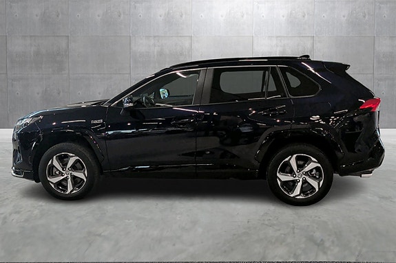 Toyota RAV4 Plug-in Hybrid 2 of 24