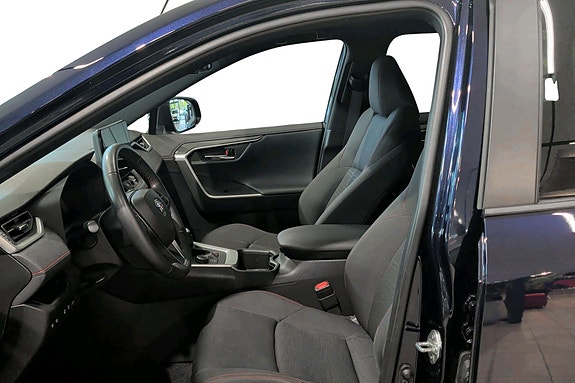 Toyota RAV4 Plug-in Hybrid 11 of 24
