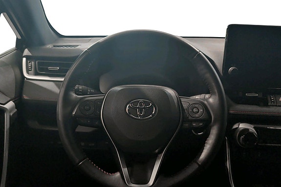 Toyota RAV4 Plug-in Hybrid 12 of 24