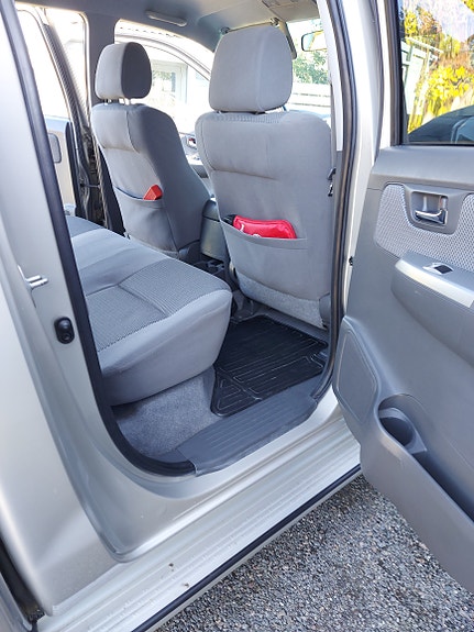 Toyota HiLux 8 of 14