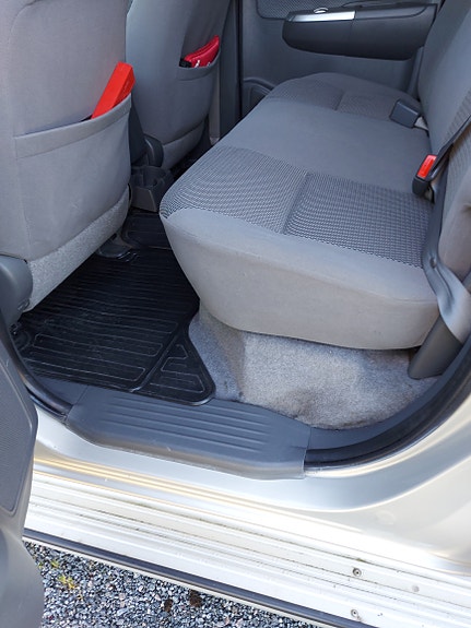 Toyota HiLux 9 of 14