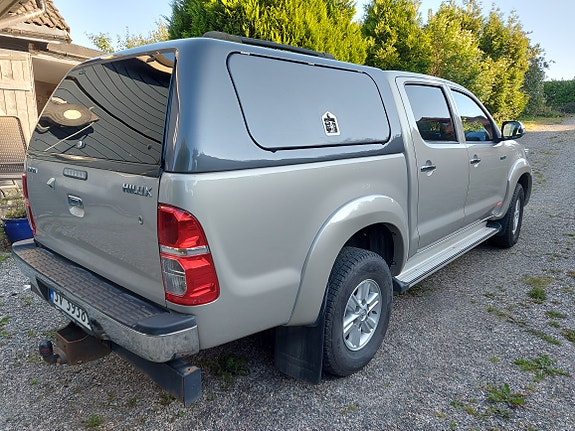 Toyota HiLux 3 of 14