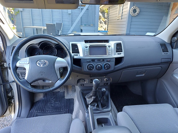 Toyota HiLux 5 of 14