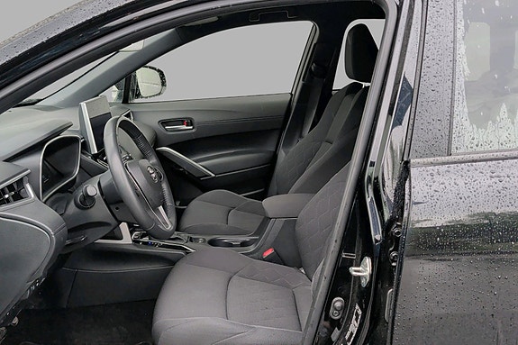 Toyota Corolla Cross 4 of 5