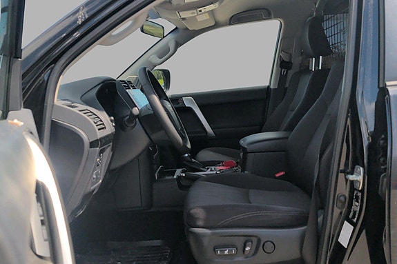 Toyota Land Cruiser 4 of 5