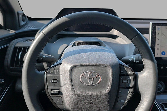 Toyota bZ4X 5 of 5