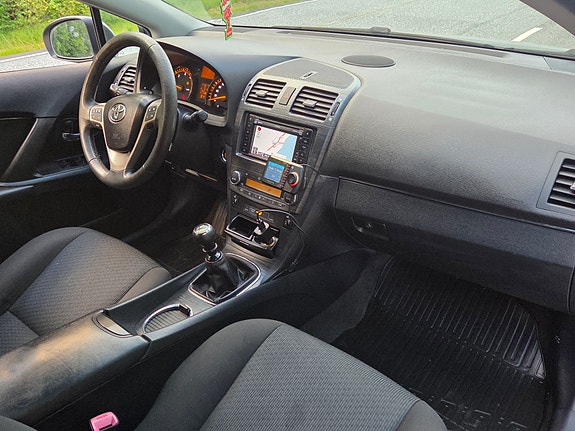 Toyota Avensis 22 of 30