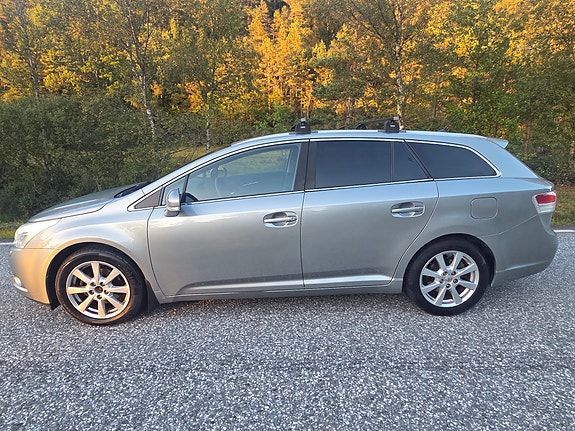 Toyota Avensis 8 of 30