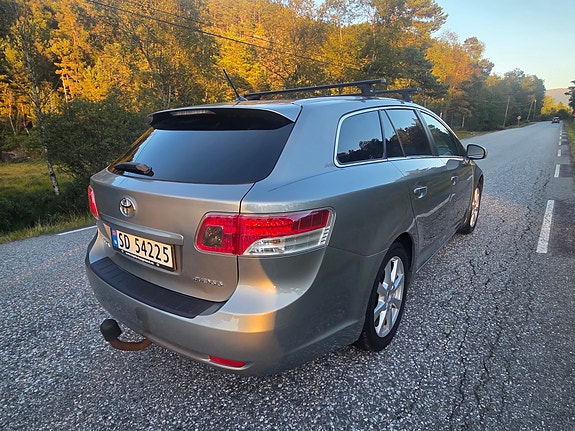 Toyota Avensis 11 of 30