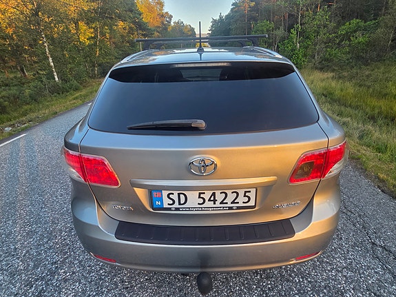 Toyota Avensis 10 of 30