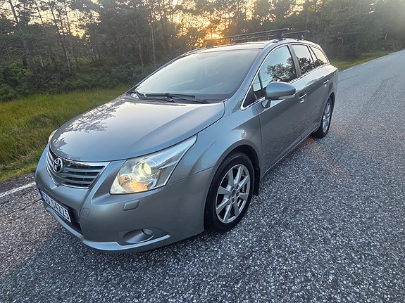 Toyota Avensis 20 of 30