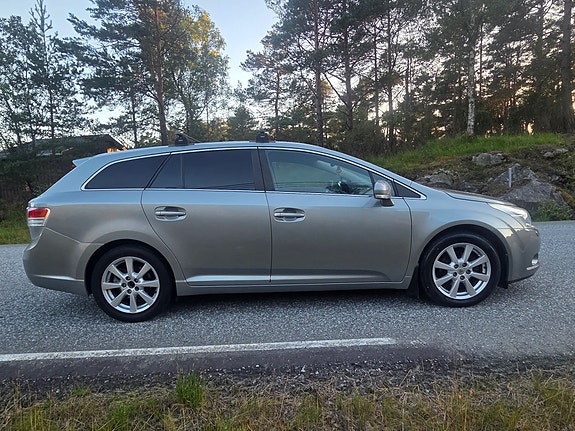Toyota Avensis 15 of 30