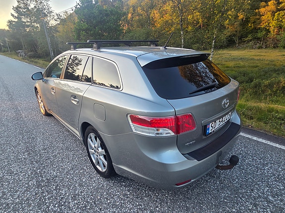 Toyota Avensis 7 of 30