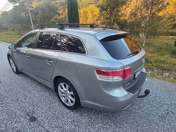Toyota Avensis 18 of 30