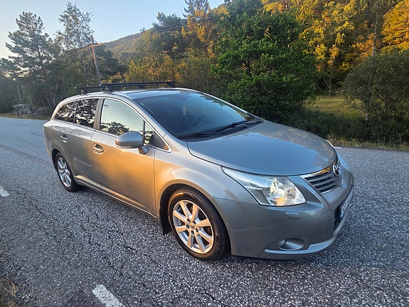 Toyota Avensis 12 of 30