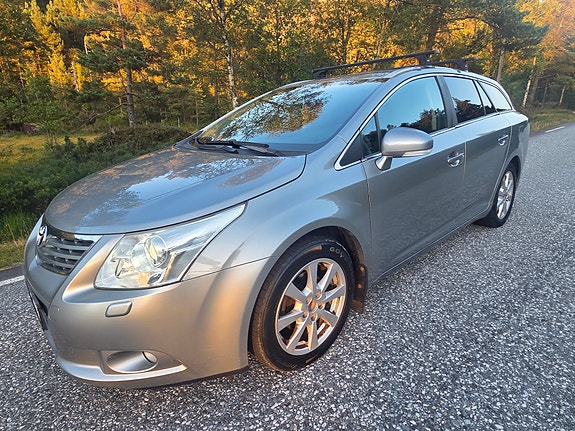 Toyota Avensis 9 of 30