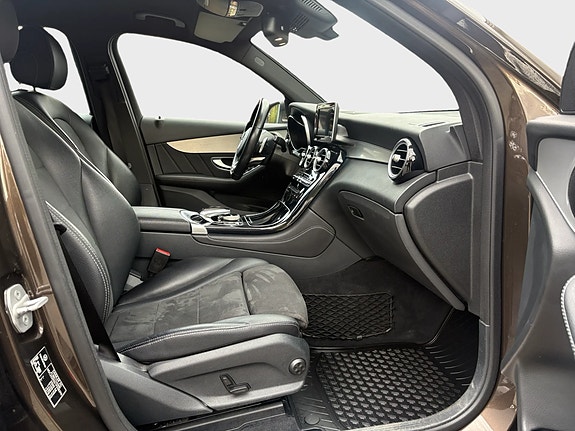 Mercedes-Benz GLC220 d 12 of 17