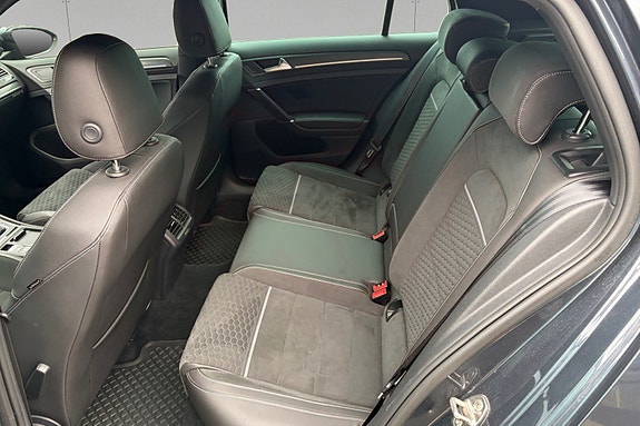 Volkswagen Golf VII 16 of 18