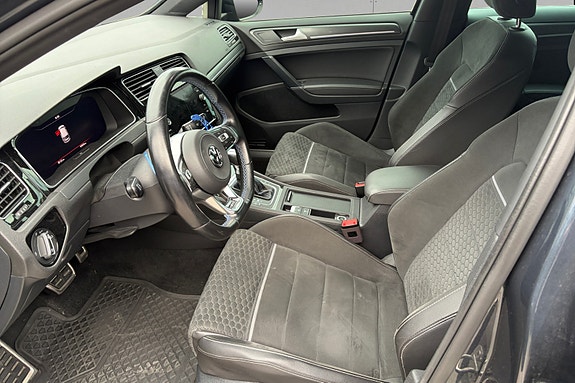 Volkswagen Golf VII 14 of 18