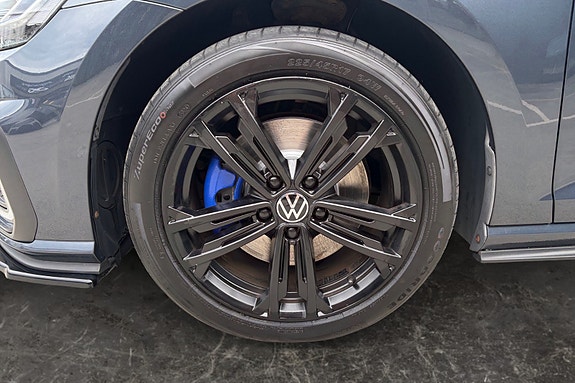 Volkswagen Golf VII 10 of 18