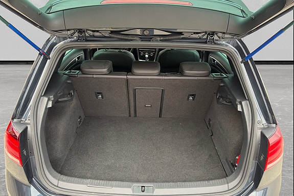 Volkswagen Golf VII 9 of 18