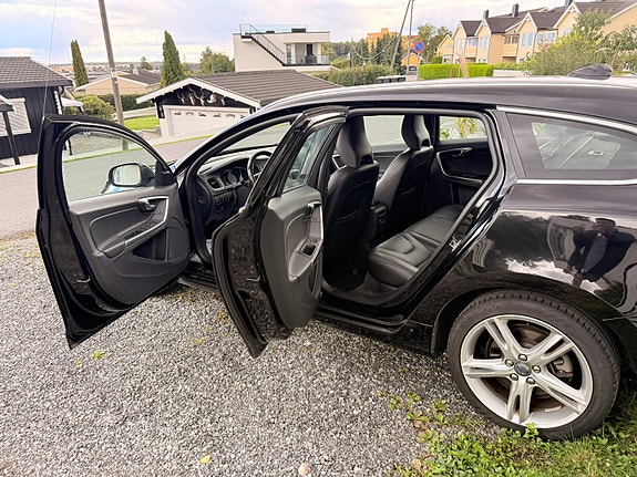 Volvo V60 8 of 29