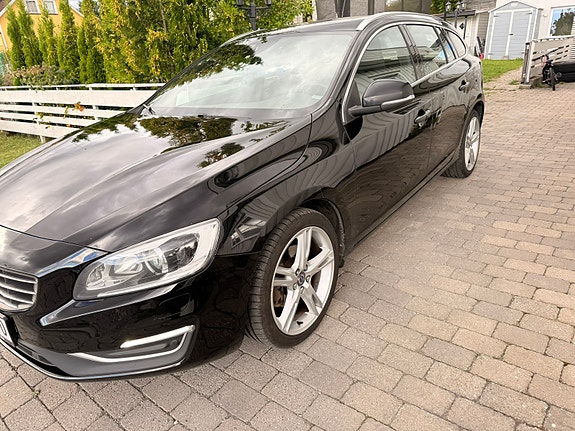 Volvo V60 7 of 29